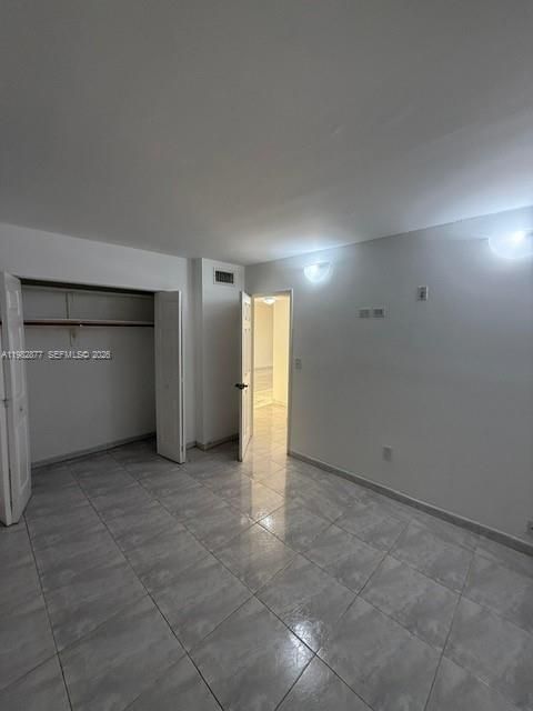 Под контрактом: $2,000 (2 спален, 2 ванн, 1066 Квадратных фут)