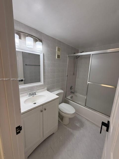 Под контрактом: $2,000 (2 спален, 2 ванн, 1066 Квадратных фут)