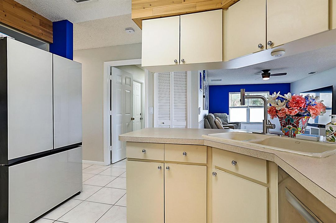 7597 Nemec Dr N -19