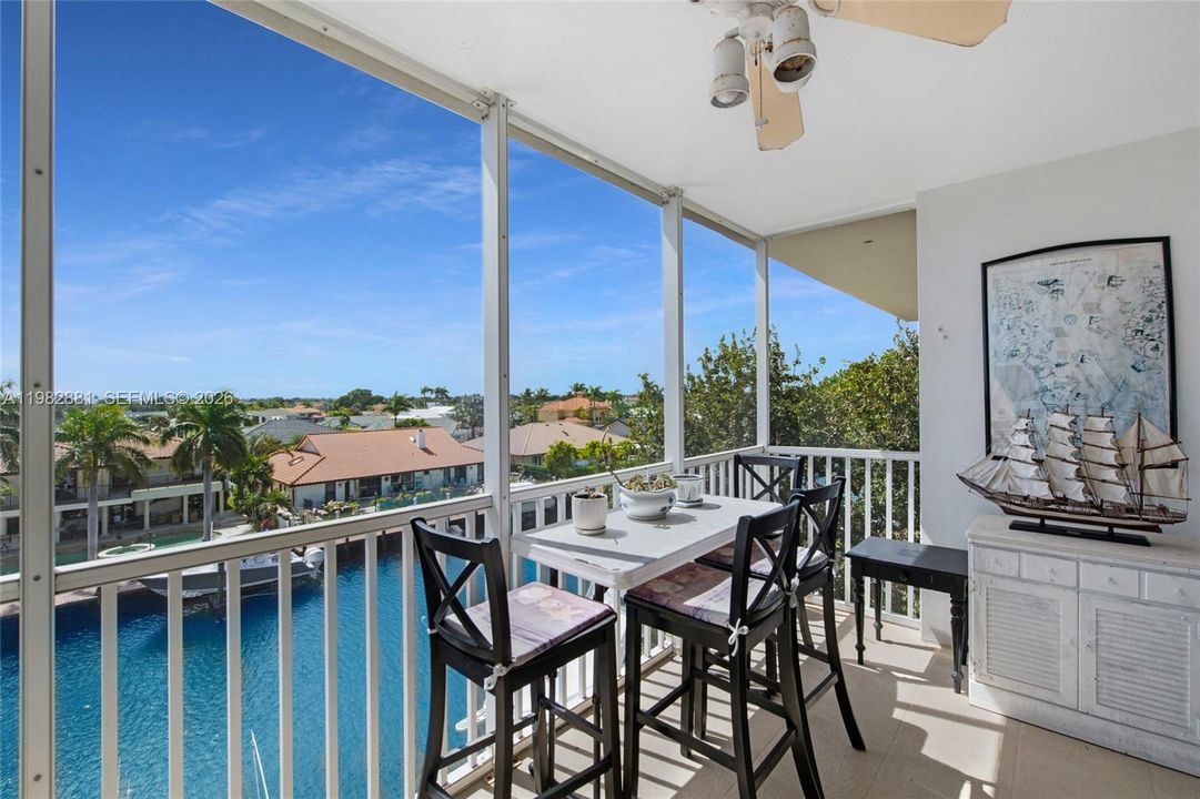 На продажу: $500,000 (3 спален, 2 ванн, 1435 Квадратных фут)