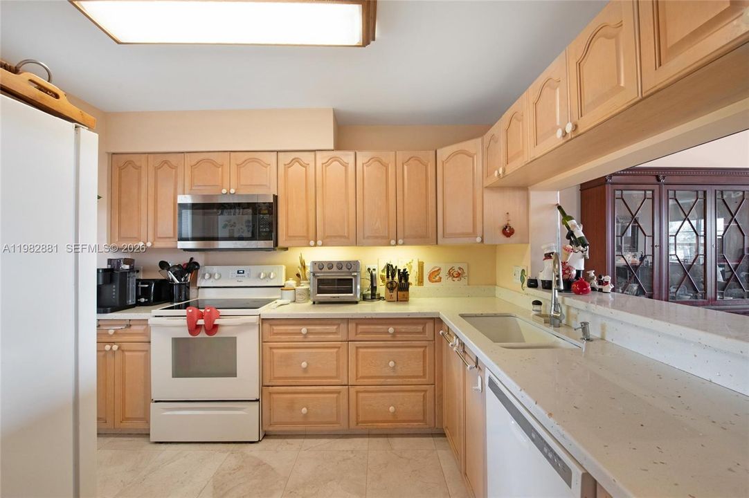 На продажу: $500,000 (3 спален, 2 ванн, 1435 Квадратных фут)