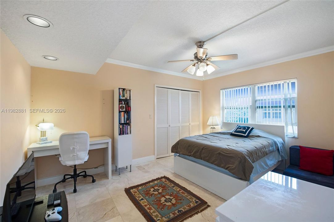 На продажу: $500,000 (3 спален, 2 ванн, 1435 Квадратных фут)