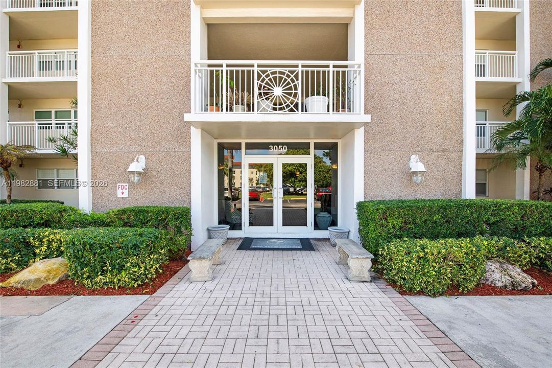 На продажу: $500,000 (3 спален, 2 ванн, 1435 Квадратных фут)