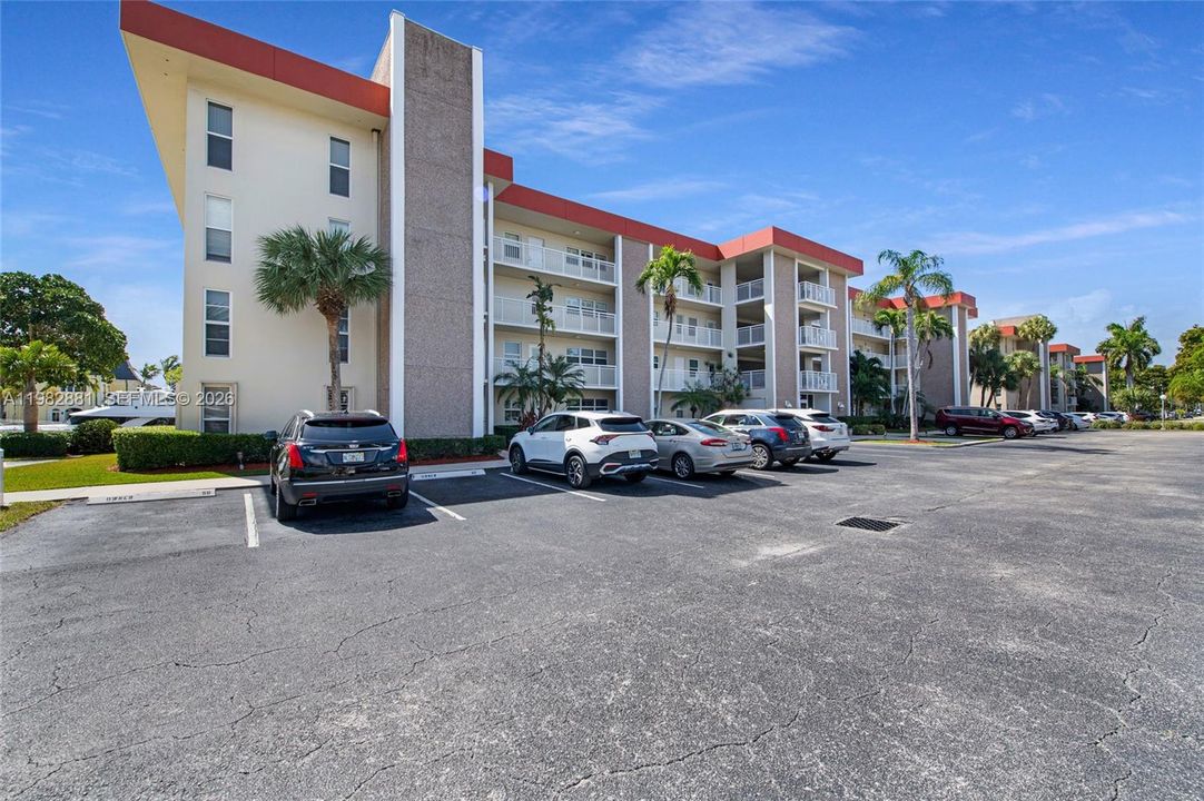 На продажу: $500,000 (3 спален, 2 ванн, 1435 Квадратных фут)