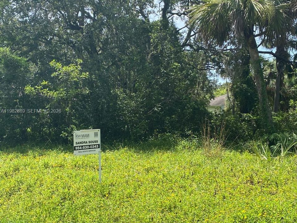 Недавно продано: $58,500 (0.27 acres)