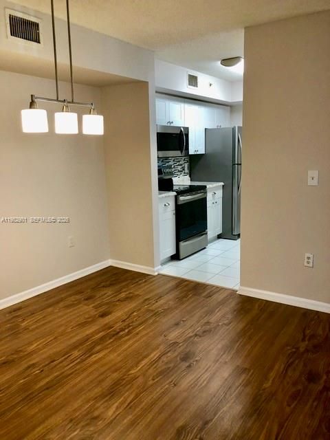 Activo con contrato: $235,000 (2 camas, 1 baños, 834 Pies cuadrados)