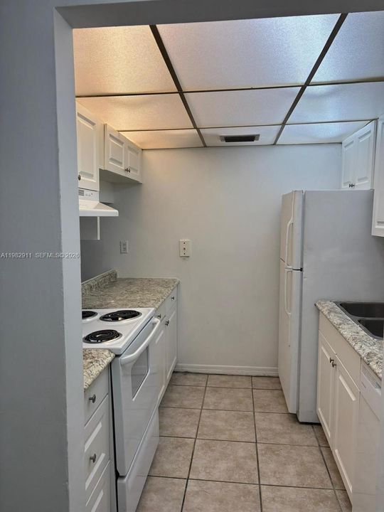На продажу: $129,900 (2 спален, 1 ванн, 850 Квадратных фут)