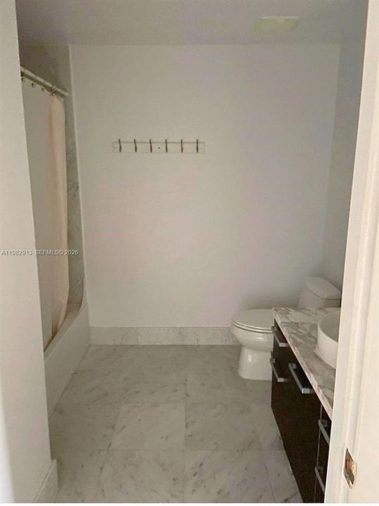 Под контрактом: $1,950 (0 спален, 1 ванн, 632 Квадратных фут)