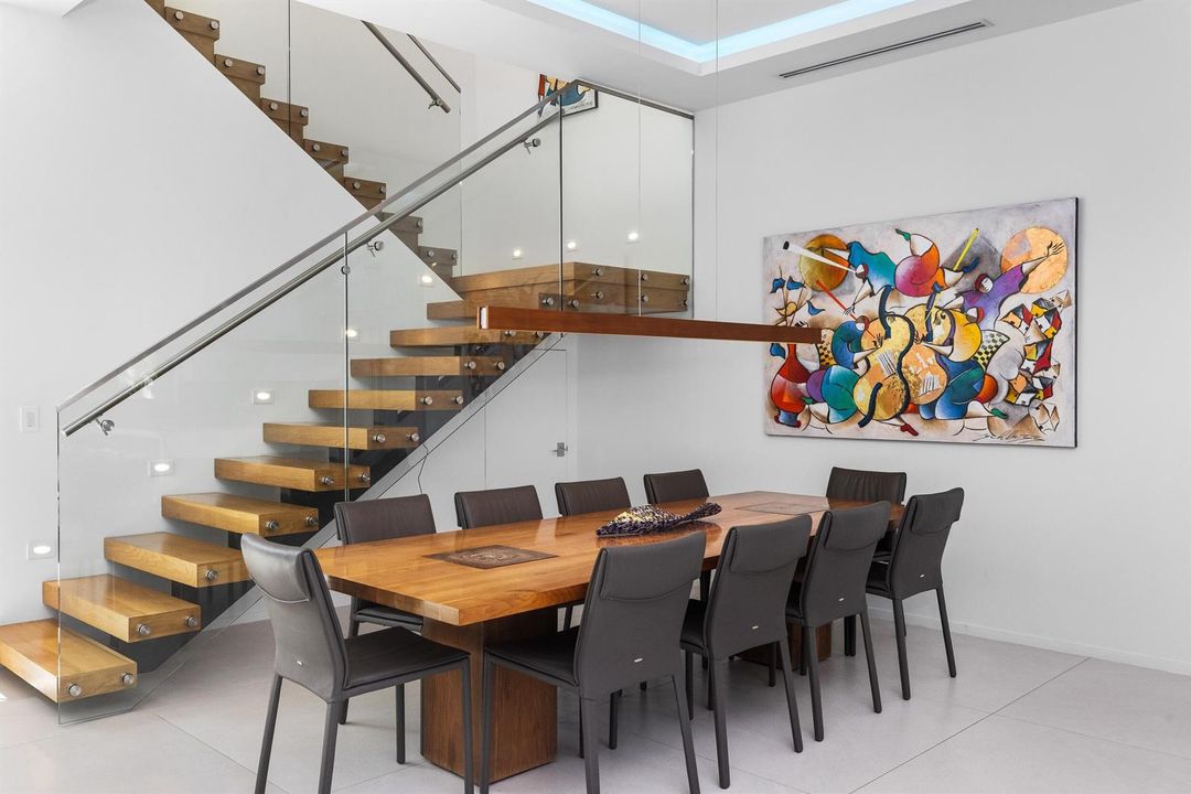 Dining 2