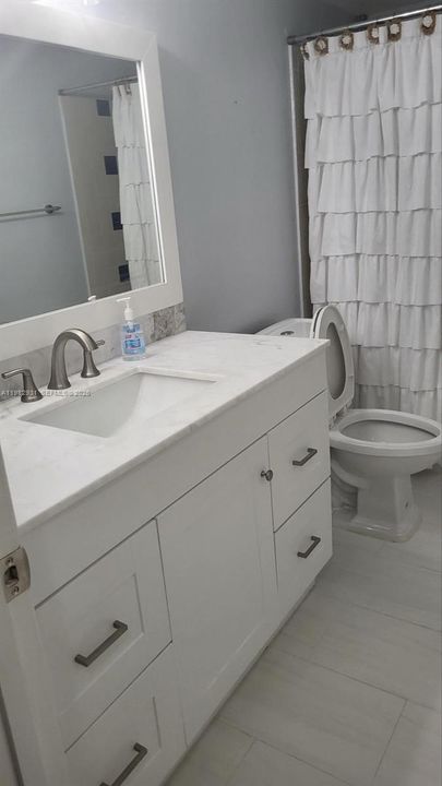 На продажу: $190,000 (2 спален, 2 ванн, 1070 Квадратных фут)
