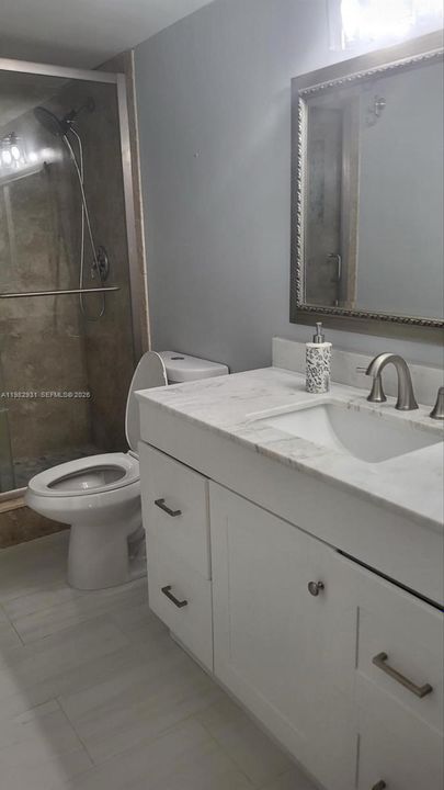 На продажу: $190,000 (2 спален, 2 ванн, 1070 Квадратных фут)