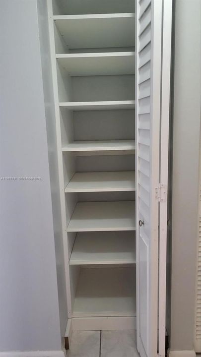 На продажу: $190,000 (2 спален, 2 ванн, 1070 Квадратных фут)