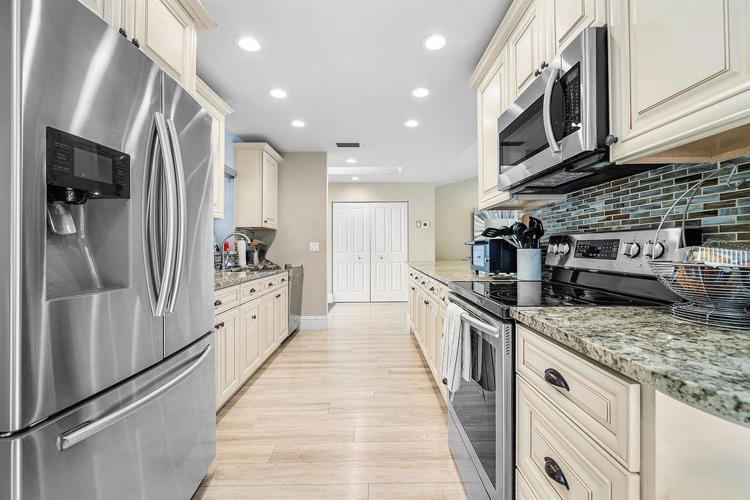 010-86CambridgeLane-BoyntonBeach-FL-3343