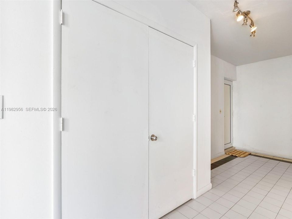 На продажу: $485,000 (1 спален, 1 ванн, 990 Квадратных фут)