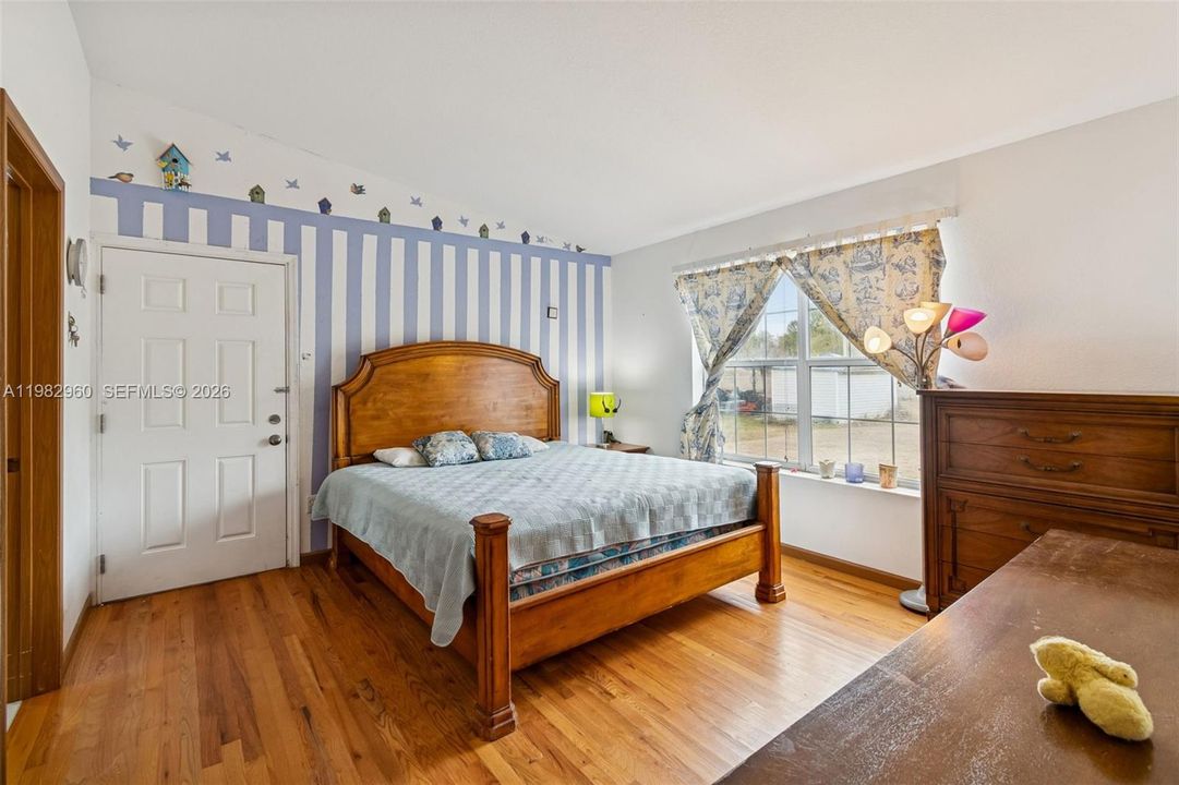 Activo con contrato: $475,000 (4 camas, 3 baños, 1456 Pies cuadrados)