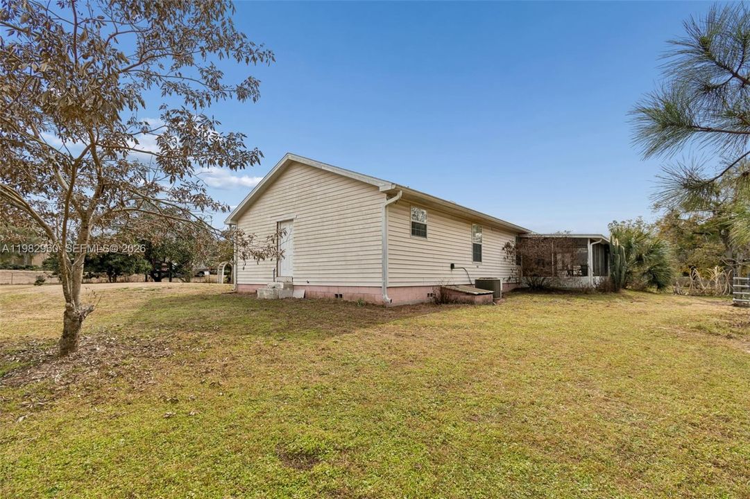 Activo con contrato: $475,000 (4 camas, 3 baños, 1456 Pies cuadrados)