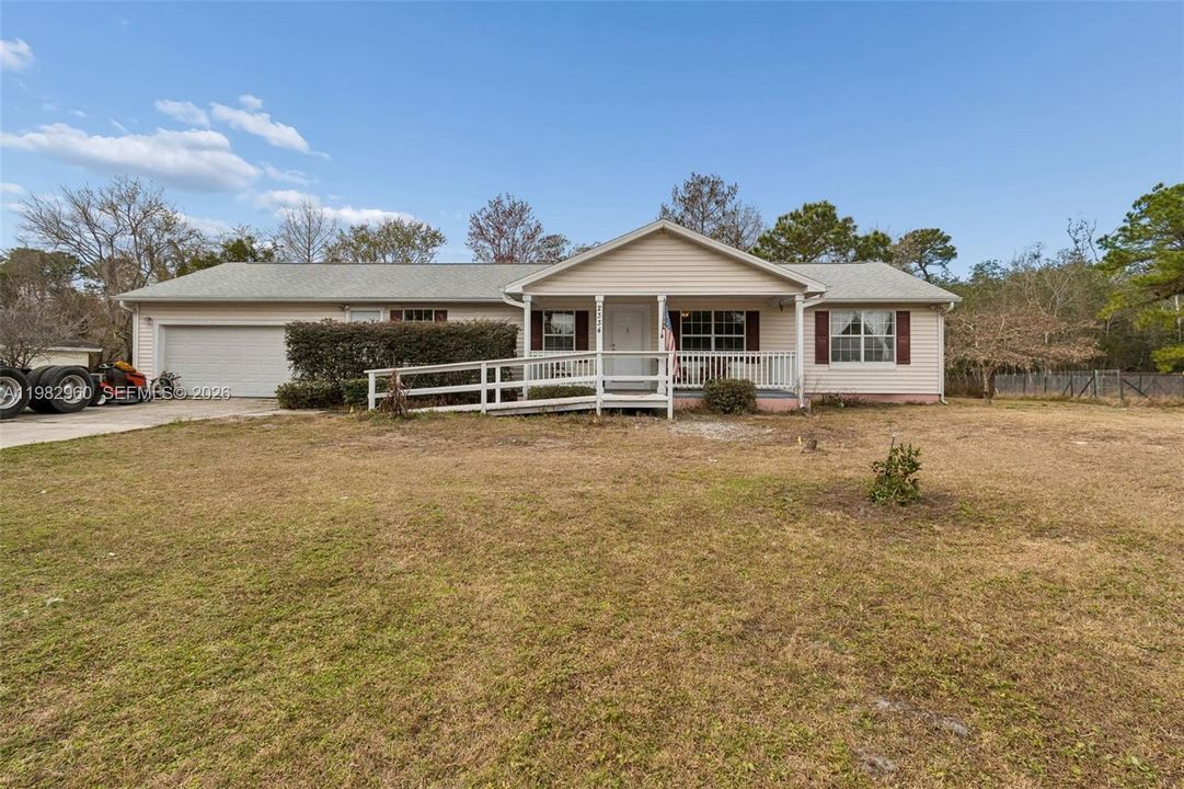 Activo con contrato: $475,000 (4 camas, 3 baños, 1456 Pies cuadrados)