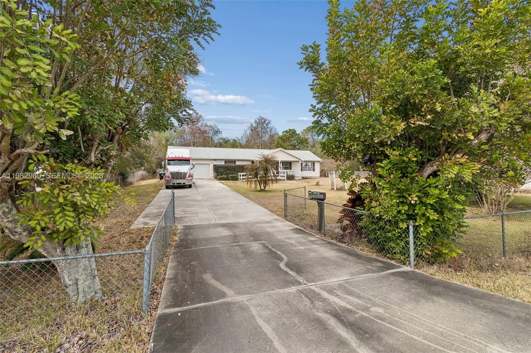 Activo con contrato: $475,000 (4 camas, 3 baños, 1456 Pies cuadrados)