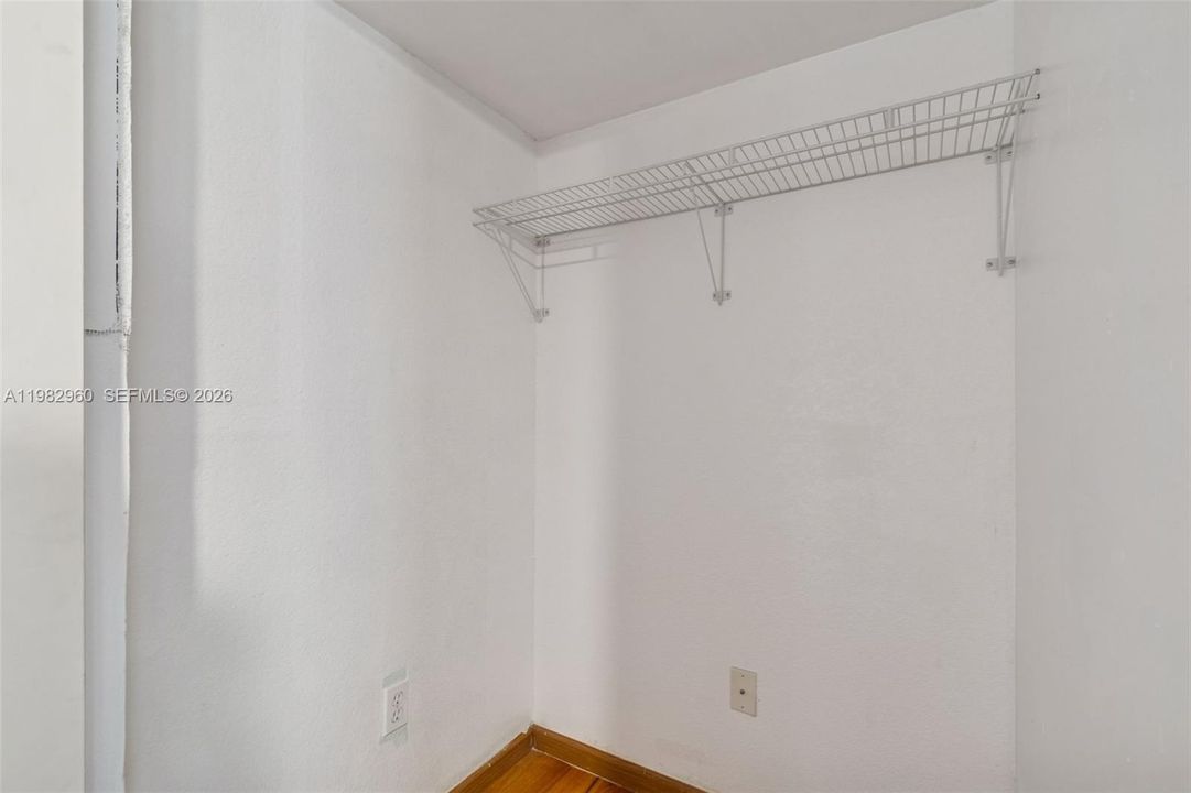 Activo con contrato: $475,000 (4 camas, 3 baños, 1456 Pies cuadrados)