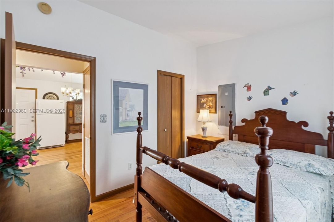 Activo con contrato: $475,000 (4 camas, 3 baños, 1456 Pies cuadrados)