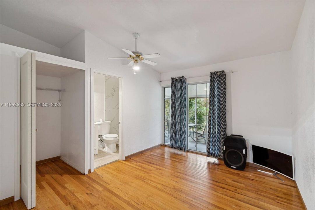 Activo con contrato: $475,000 (4 camas, 3 baños, 1456 Pies cuadrados)