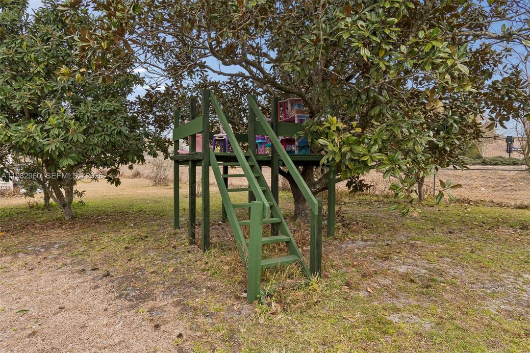 Activo con contrato: $475,000 (4 camas, 3 baños, 1456 Pies cuadrados)