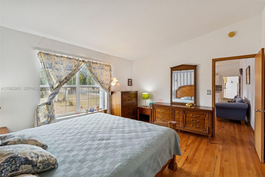 Activo con contrato: $475,000 (4 camas, 3 baños, 1456 Pies cuadrados)