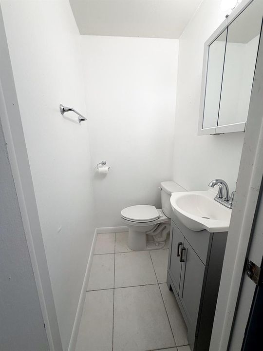 1/2 Bath (3)
