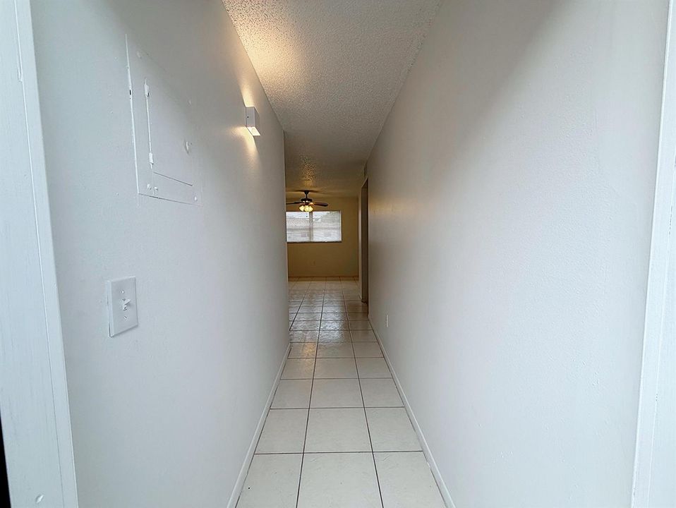 Hallway: Entrance