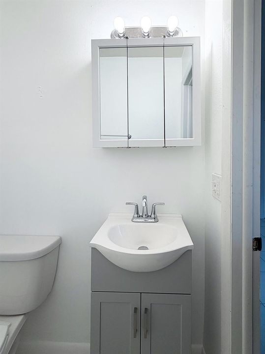 1/2 Bath