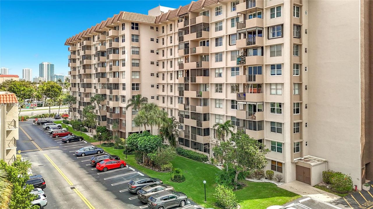На продажу: $159,900 (1 спален, 1 ванн, 630 Квадратных фут)