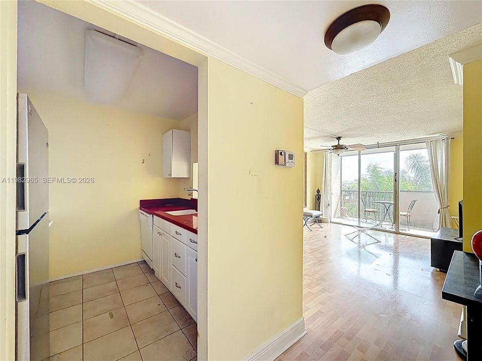 На продажу: $159,900 (1 спален, 1 ванн, 630 Квадратных фут)