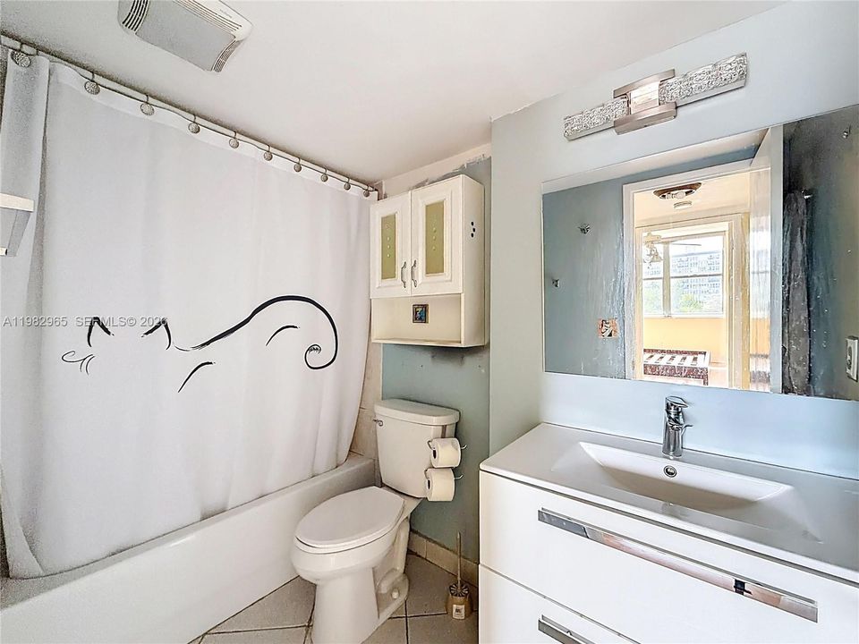 На продажу: $159,900 (1 спален, 1 ванн, 630 Квадратных фут)