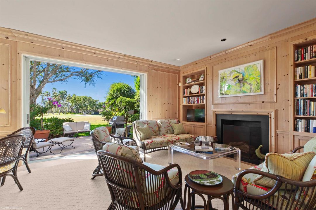 30 Gomez Rd 031