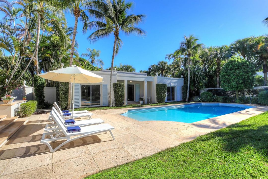 30 Gomez Rd 050