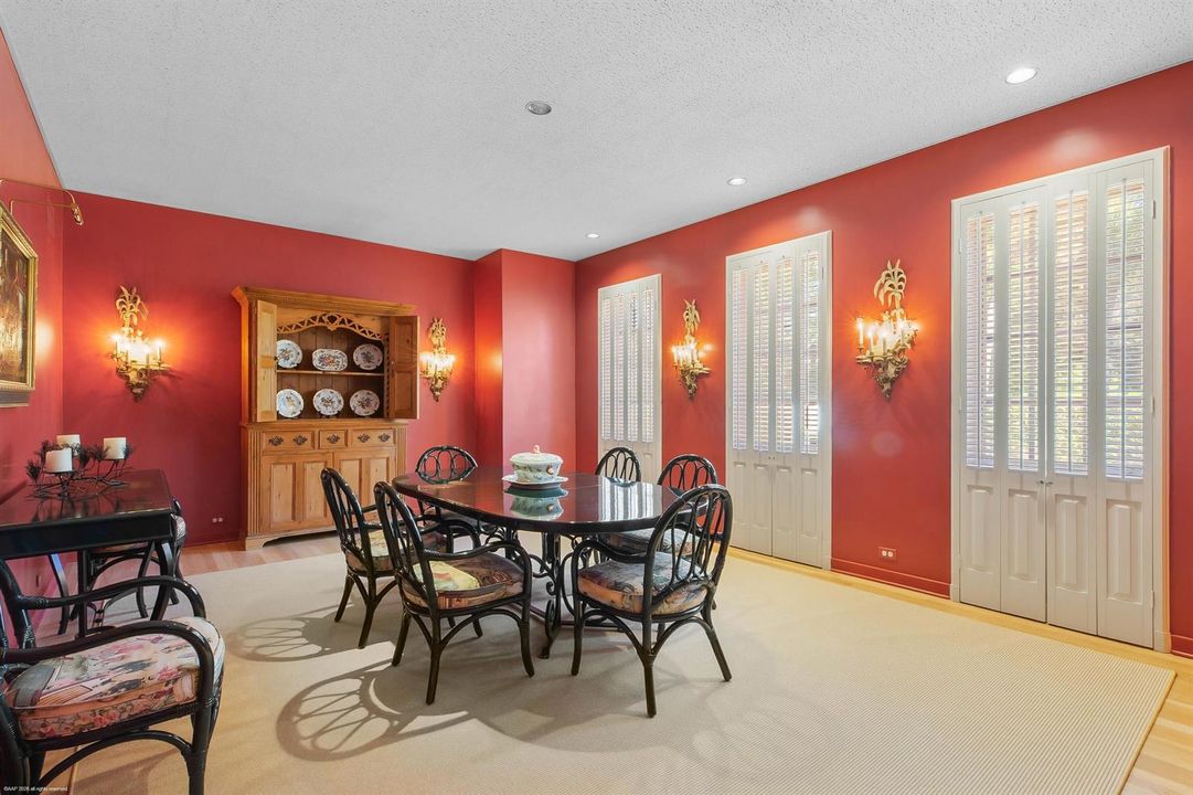 30 Gomez Rd 027