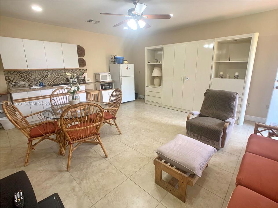 En Renta: $1,400 (0 camas, 1 baños, 400 Pies cuadrados)