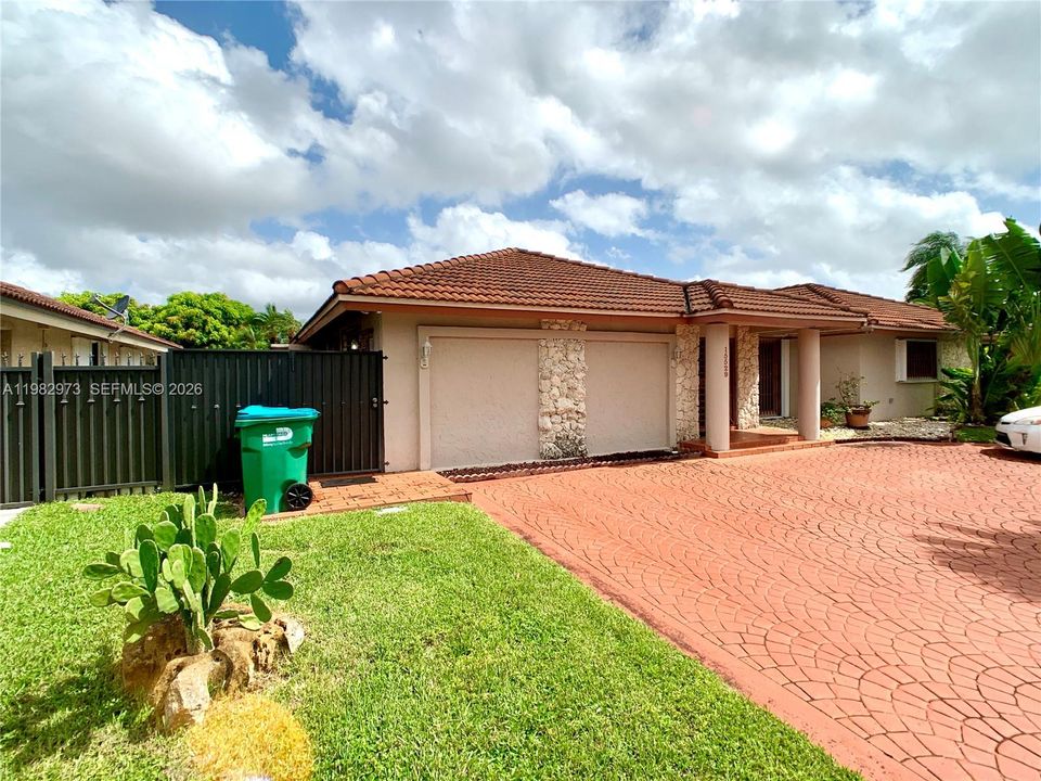 En Renta: $1,400 (0 camas, 1 baños, 400 Pies cuadrados)