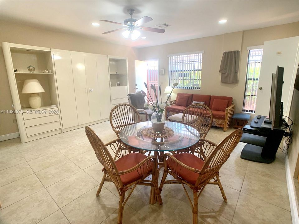 En Renta: $1,400 (0 camas, 1 baños, 400 Pies cuadrados)