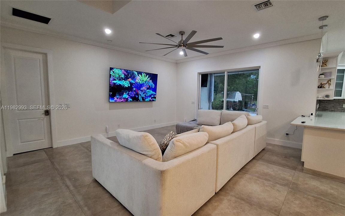 For Sale: $677,777 (4 beds, 3 baths, 1789 Square Feet)