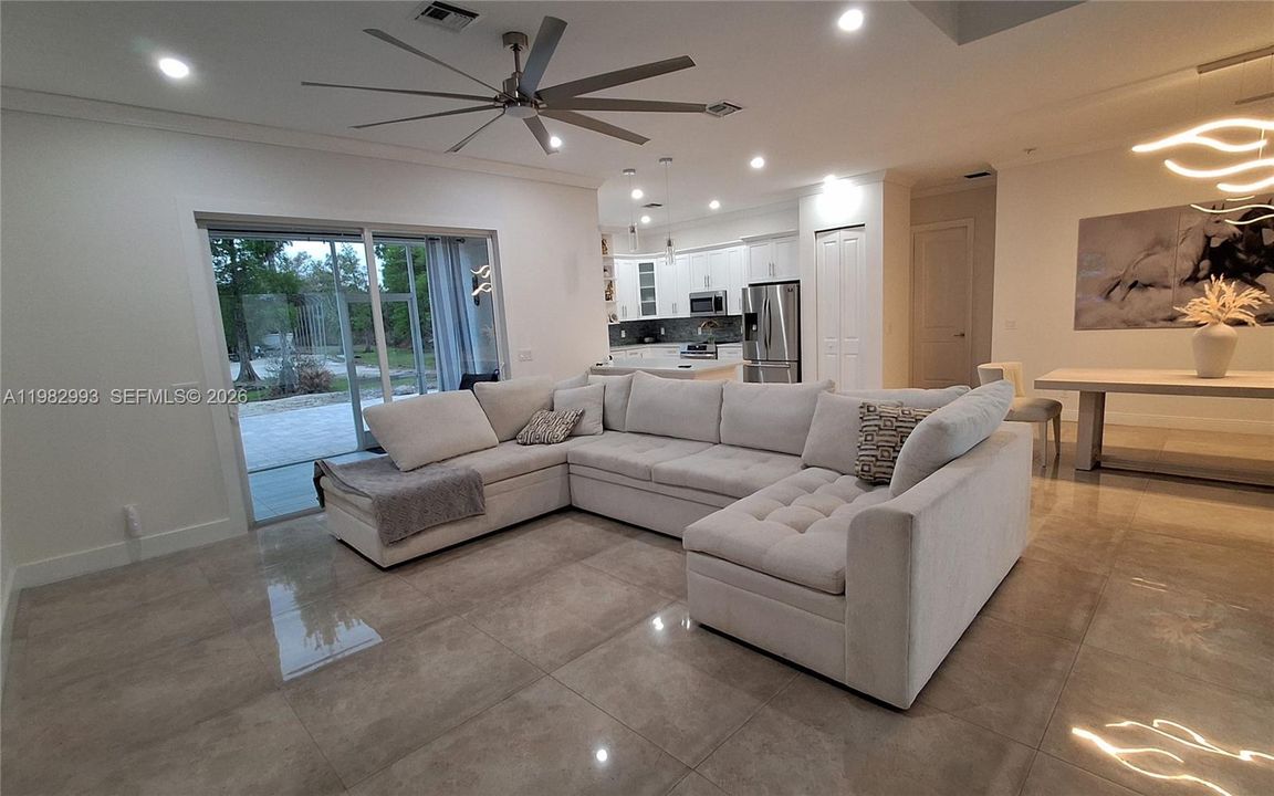 For Sale: $677,777 (4 beds, 3 baths, 1789 Square Feet)