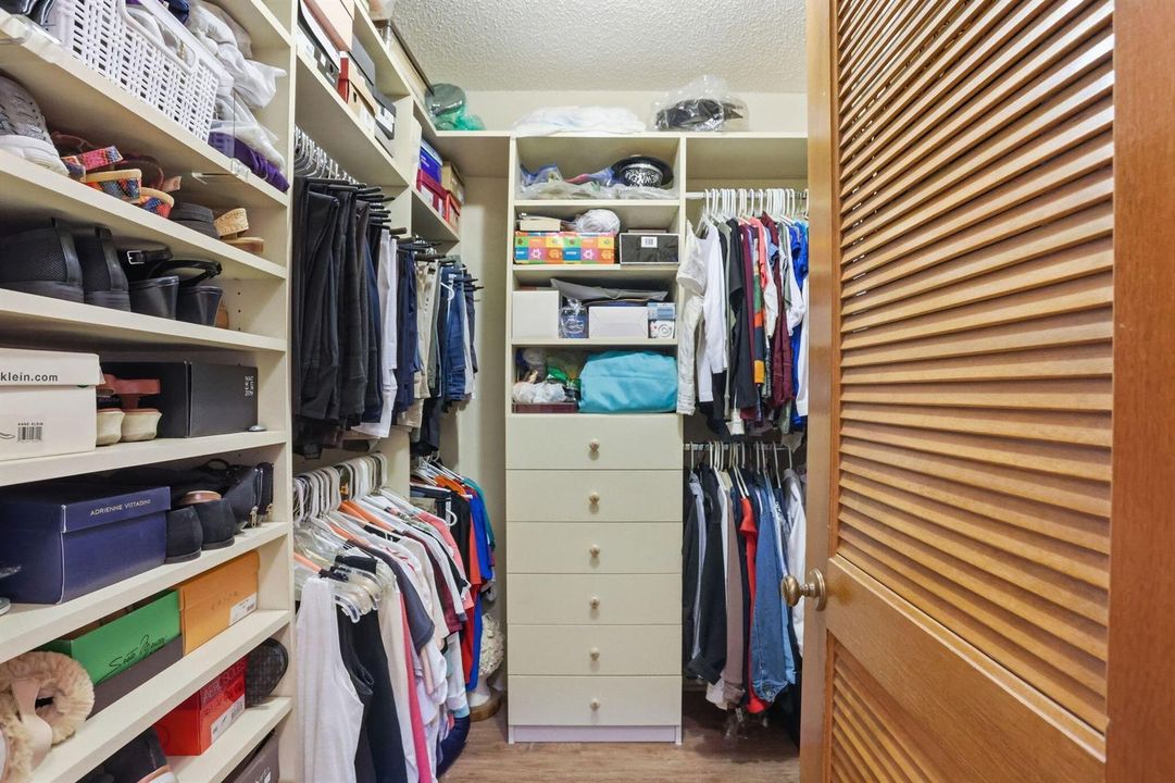 Walk in closet