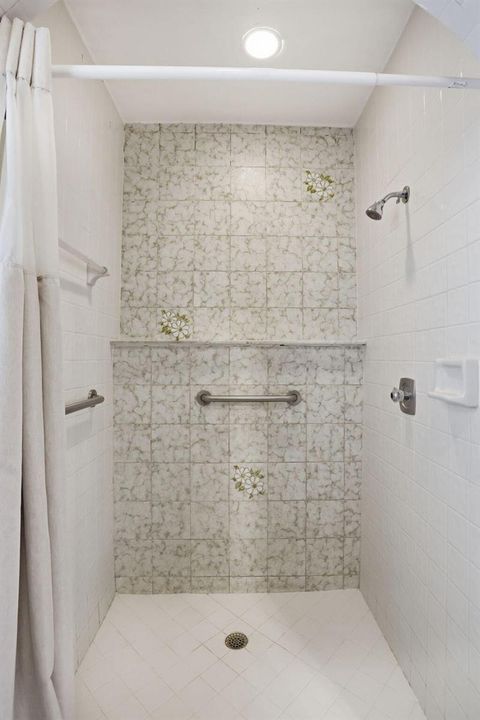 Primary shower