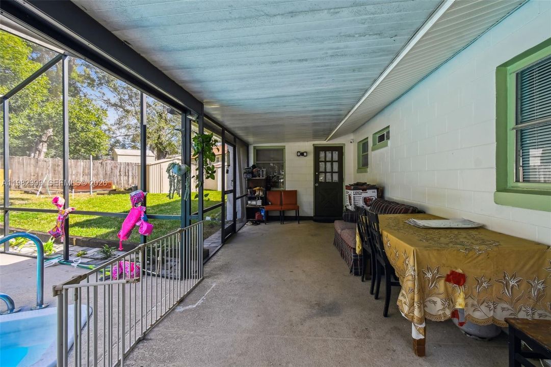 На продажу: $485,000 (5 спален, 2 ванн, 2033 Квадратных фут)