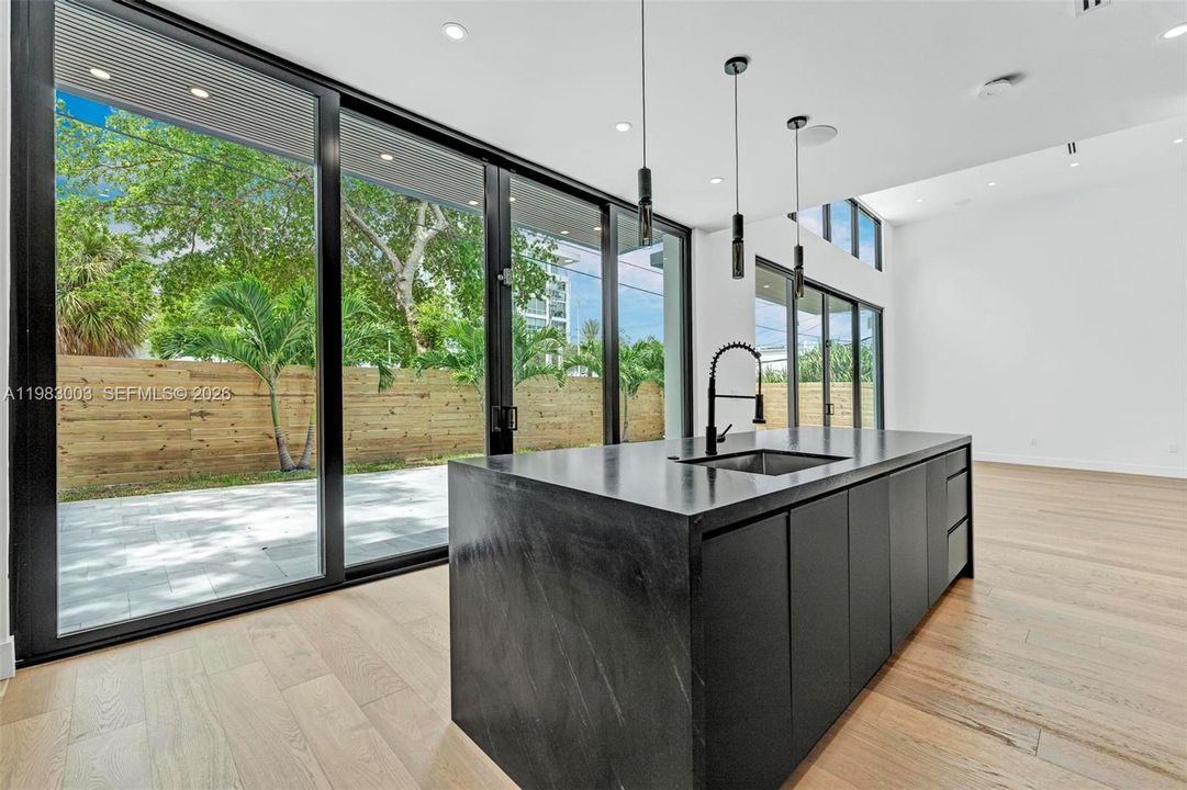 For Rent: $16,000 (6 beds, 4 baths, 0 Square Feet)