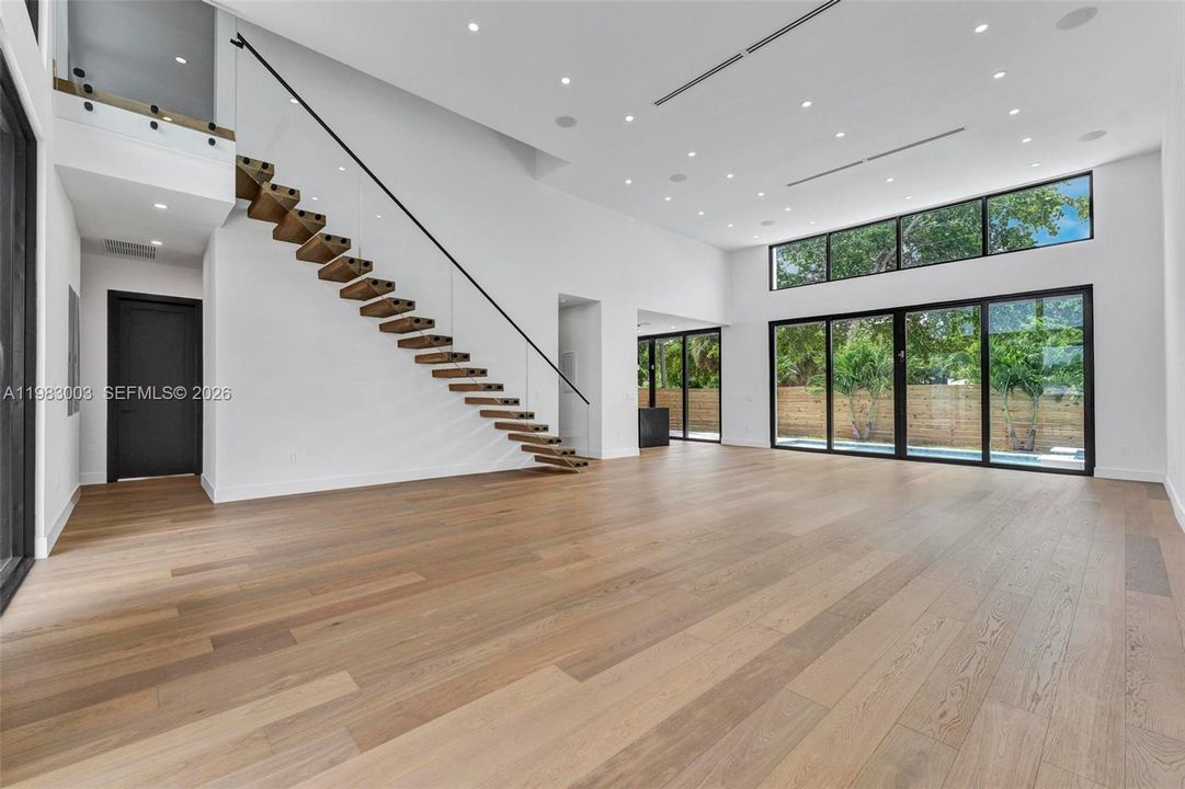For Rent: $16,000 (6 beds, 4 baths, 0 Square Feet)