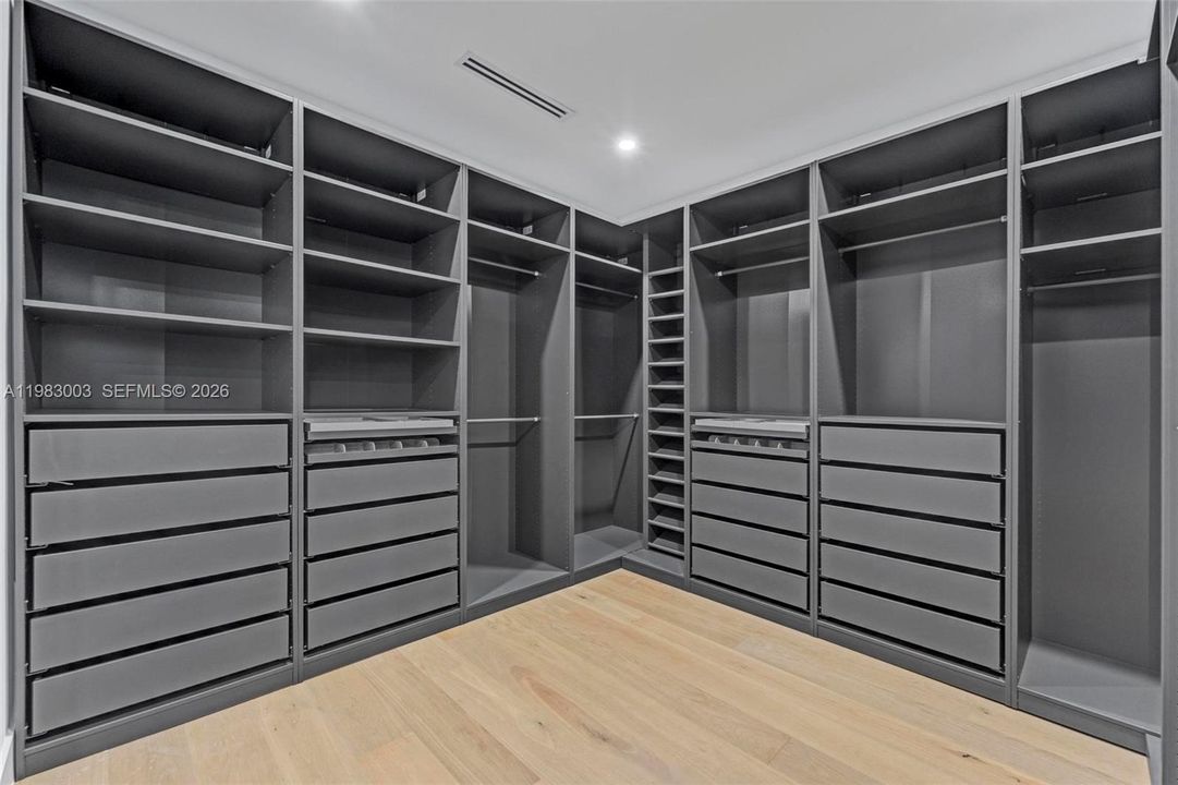 For Rent: $16,000 (6 beds, 4 baths, 0 Square Feet)