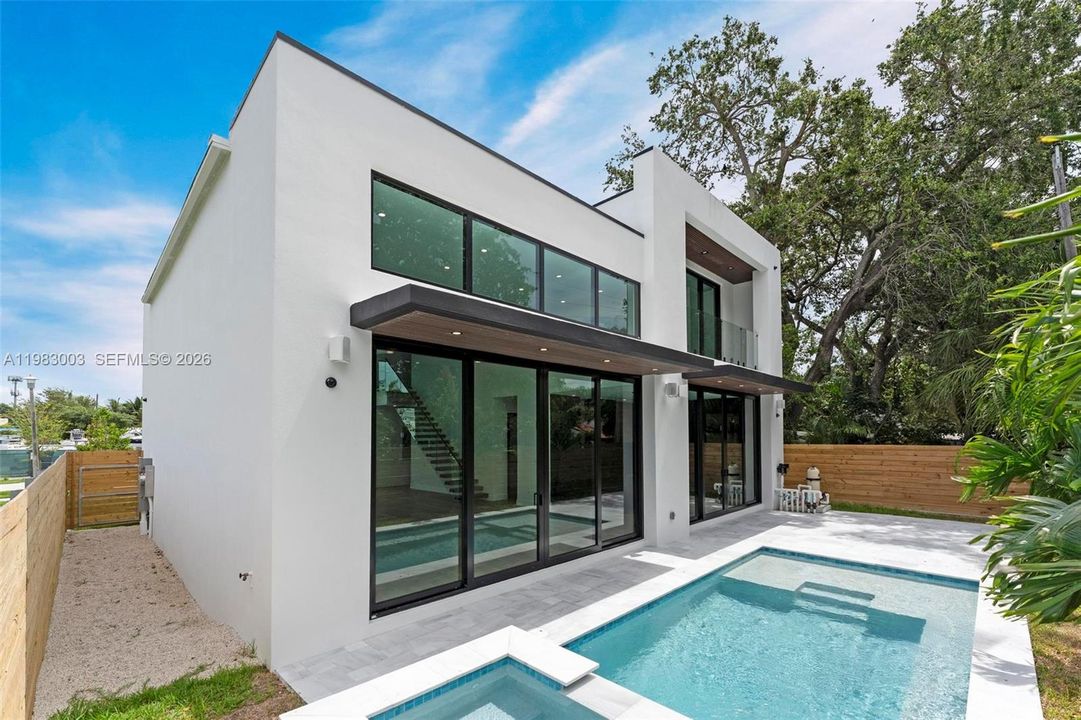 For Rent: $16,000 (6 beds, 4 baths, 0 Square Feet)