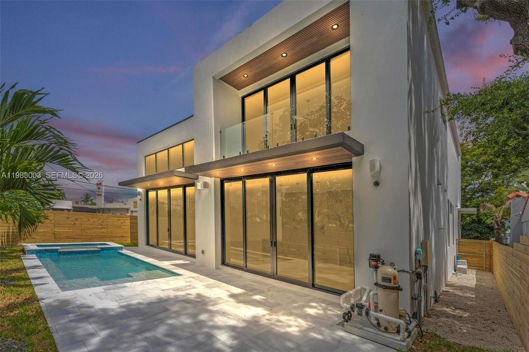 For Rent: $16,000 (6 beds, 4 baths, 0 Square Feet)