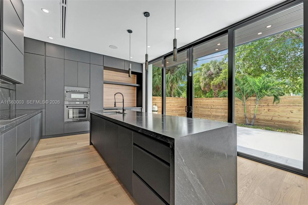 For Rent: $16,000 (6 beds, 4 baths, 0 Square Feet)